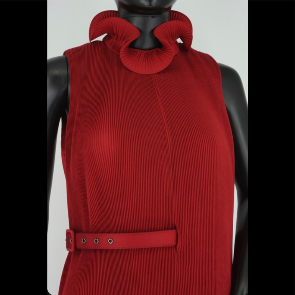 Pleated red dress by Tibi 😍 - Picture 8 of 10